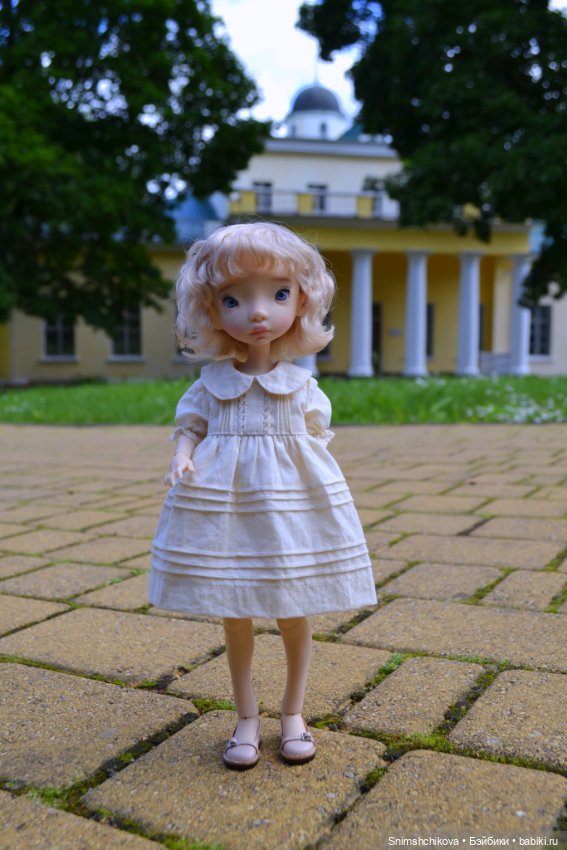 "Поют деревья, блещут воды..."