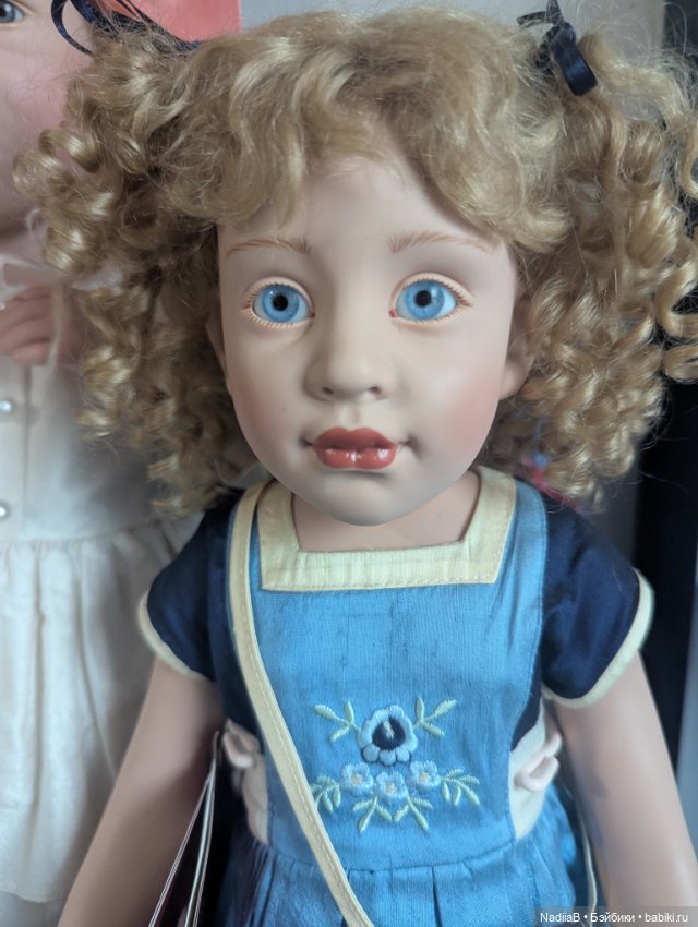 Какое небо голубое и девочки в голубом:)))