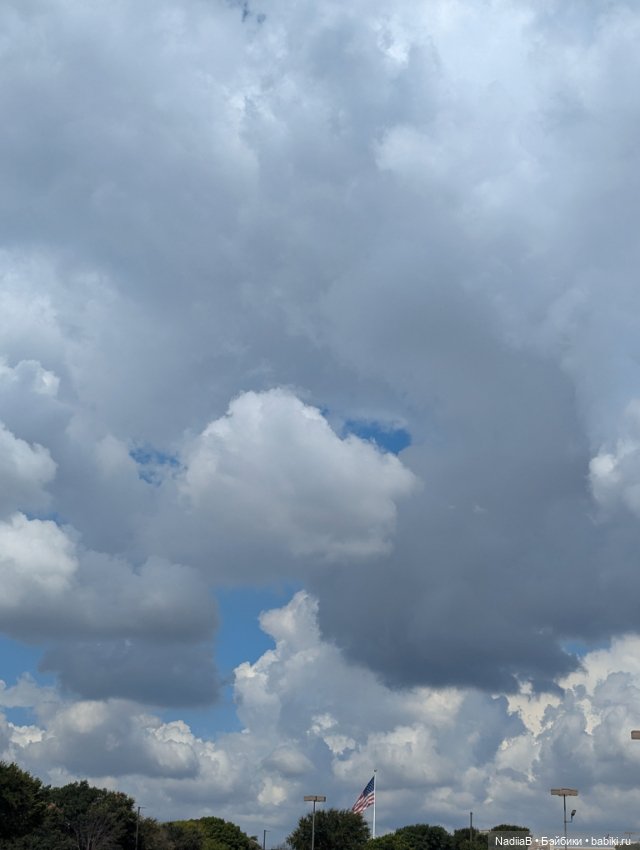 Какое небо голубое и девочки в голубом:)))