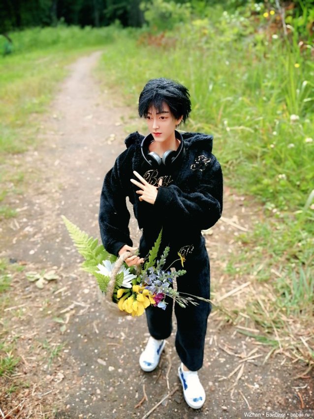 На природе, июнь '25 — Портретные куклы знаменитостей: звезды кино