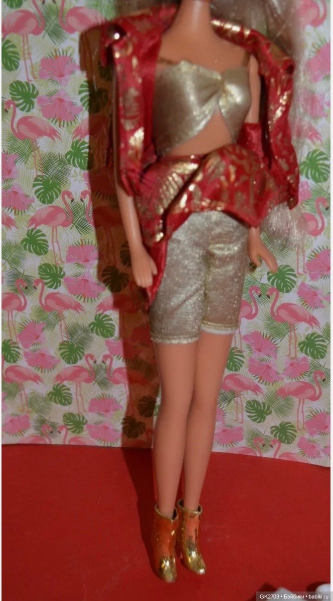 Помогите пожалуйста опознать серию куклы (фото 4)