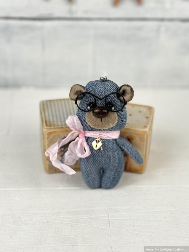 Тедди мишка Лекса с джинсовым брелочком.) (фото 8)