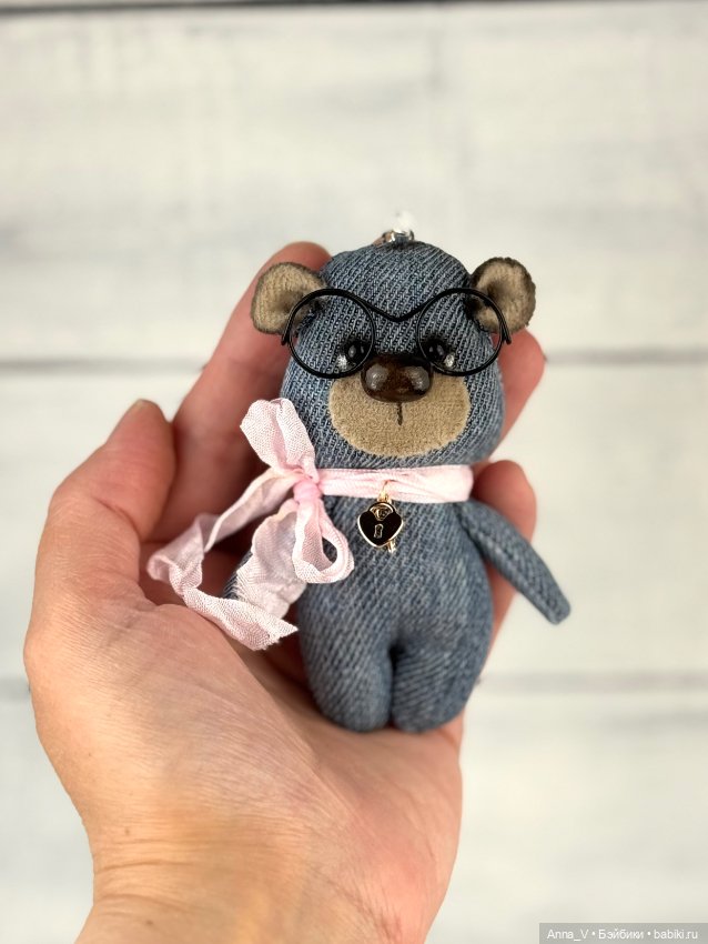 Тедди мишка Лекса с джинсовым брелочком.) (фото 7)