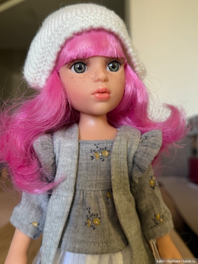 Paola Reina, Abril, Волшебная Абриль