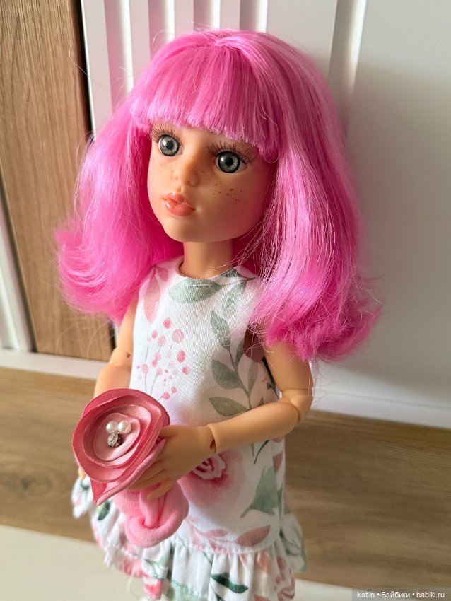 Paola Reina, Abril, Волшебная Абриль