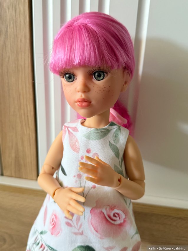 Paola Reina, Abril, Волшебная Абриль