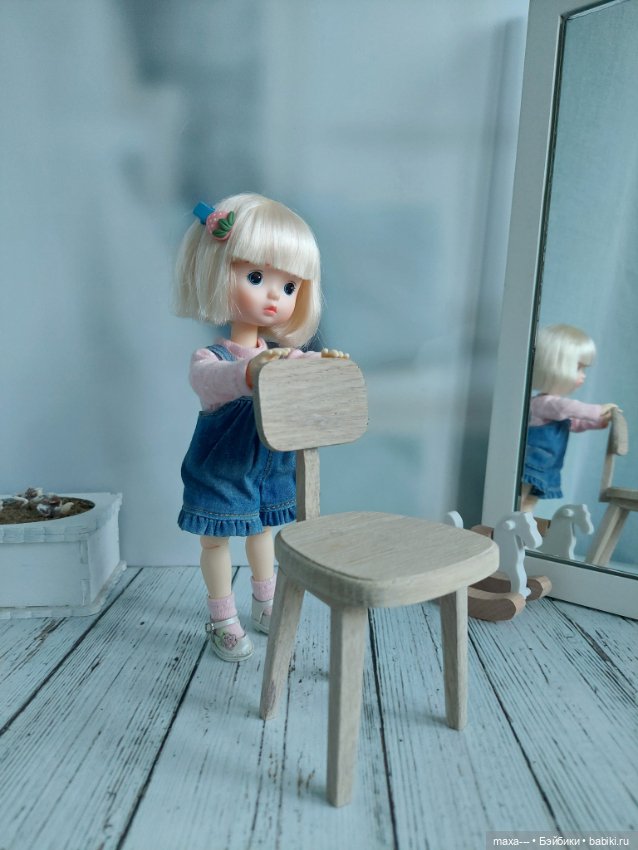 Стульчик для Сури — Игровые куклы разных производителей (Разное): редкие бренды