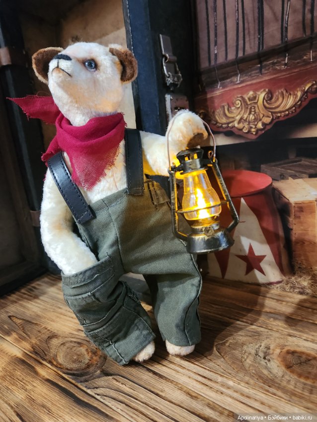 Лукас (Lukas) – "светоносный"