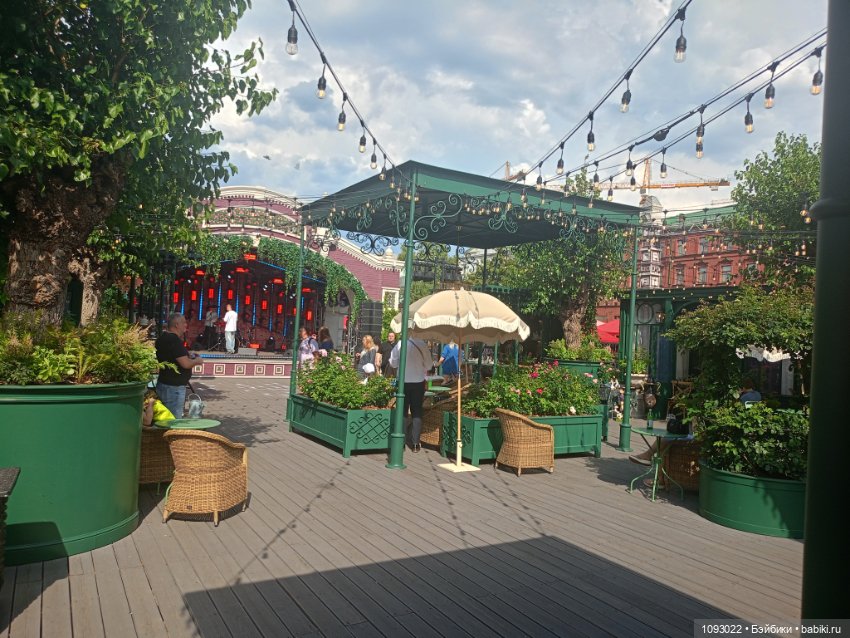 Лето в Москве! Винтажный маркет на площади Революции (фото 7)