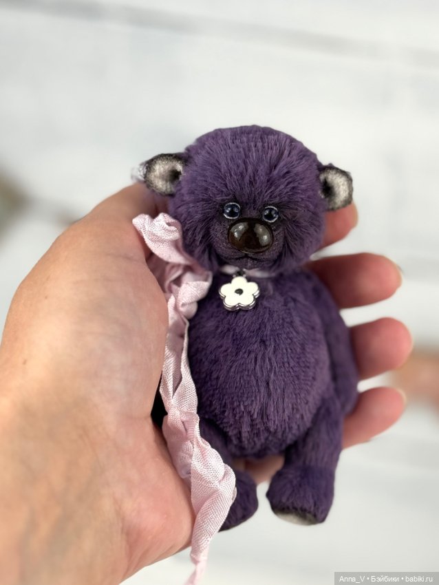 Тедди мишка Элфи с джинсовым брелочком