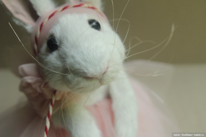 Кроличка-девочка) — Игрушки в смешанной технике (мех и глина): Арт (фото 2)