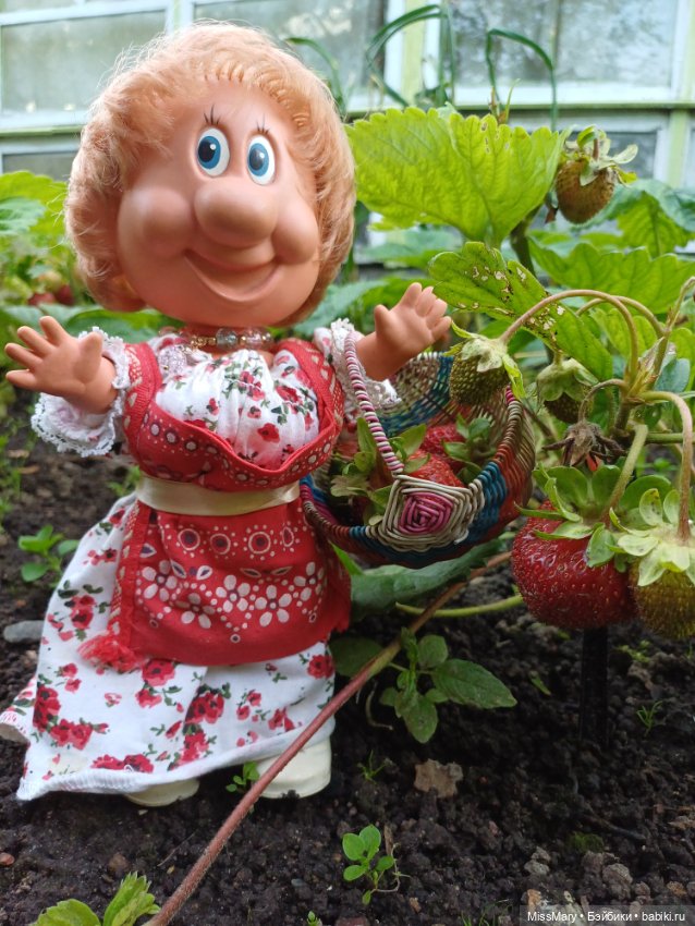 Собираем клубнику — Винтажные куклы ГДР (Немки): Бигги