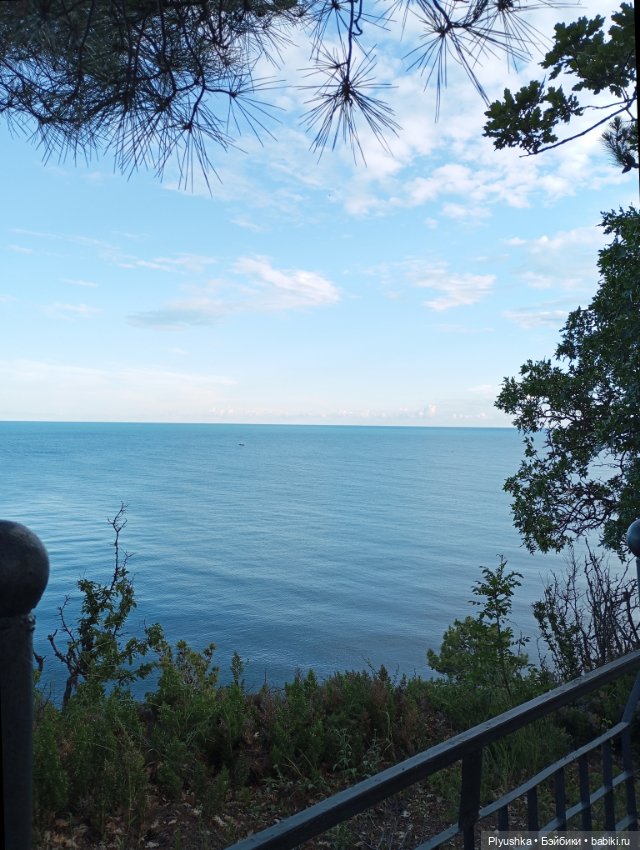 Красотки на море. Фотосессия у белой ротонды (фото 7)