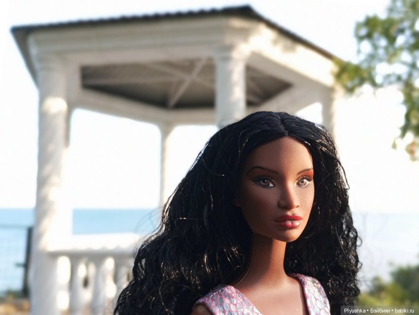 Красотки на море. Фотосессия у белой ротонды