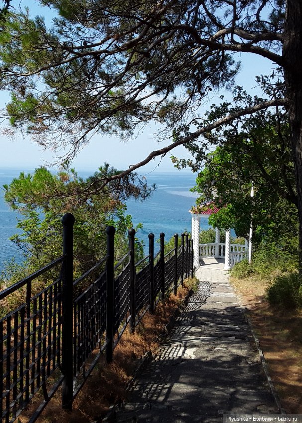 Красотки на море. Фотосессия у белой ротонды (фото 6)