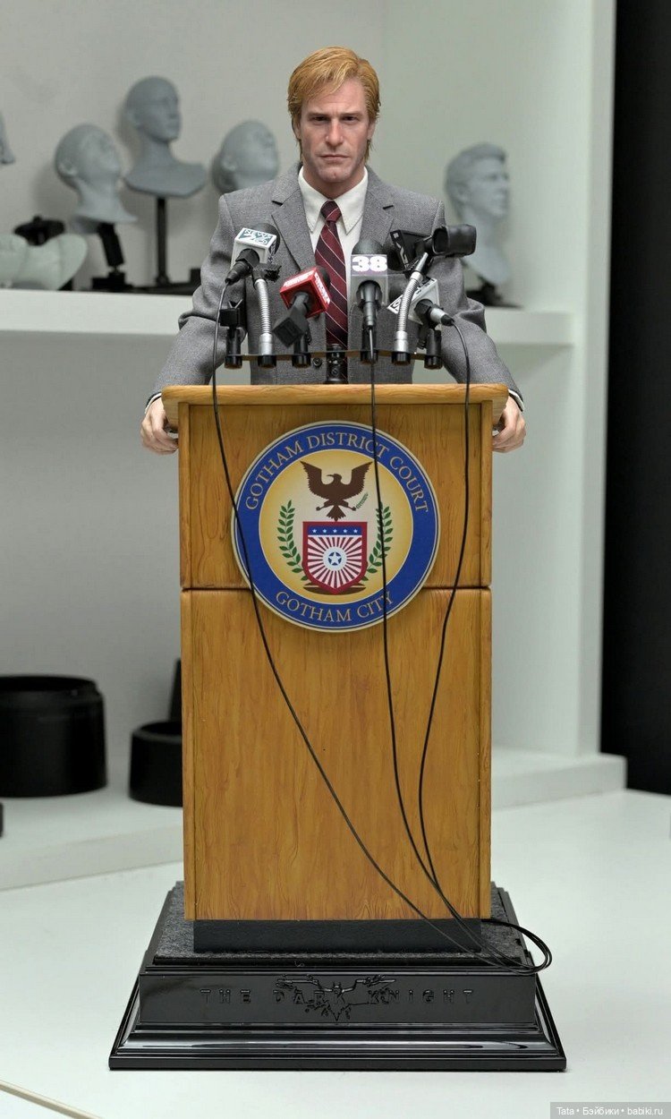 JND Studios и Kojun Works - фигурка Харви Дент, он же Двуликий