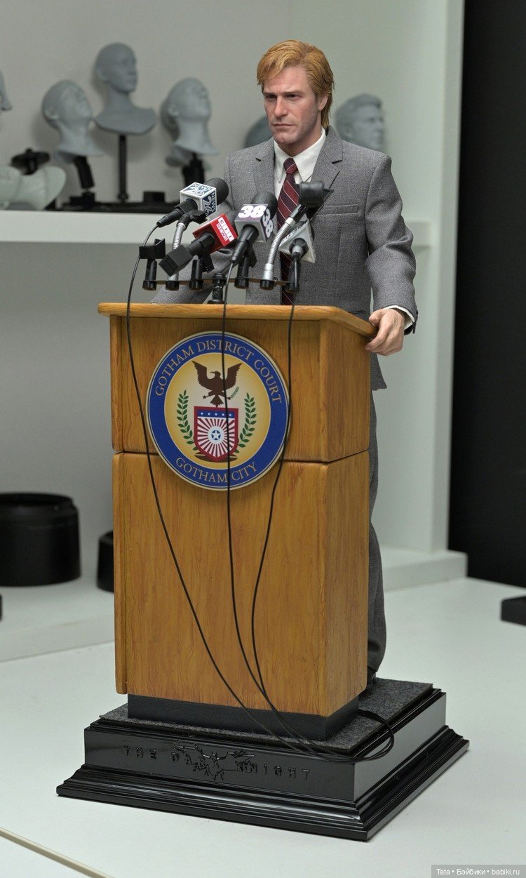 JND Studios и Kojun Works - фигурка Харви Дент, он же Двуликий (фото 8)