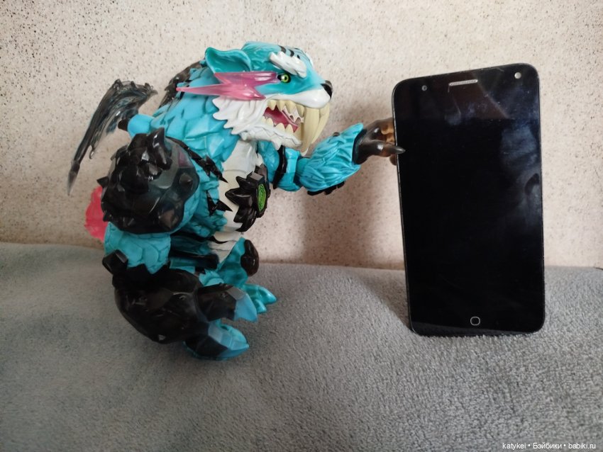 Чëрное зеркало (Махох и телефон)