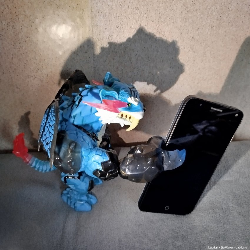 Чëрное зеркало (Махох и телефон) (фото 8)