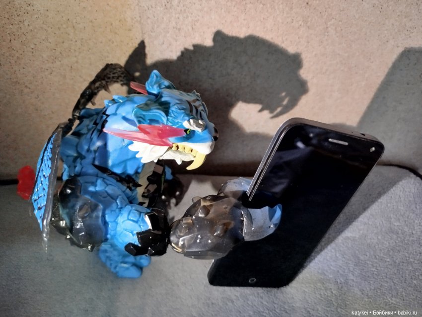 Чëрное зеркало (Махох и телефон) (фото 9)