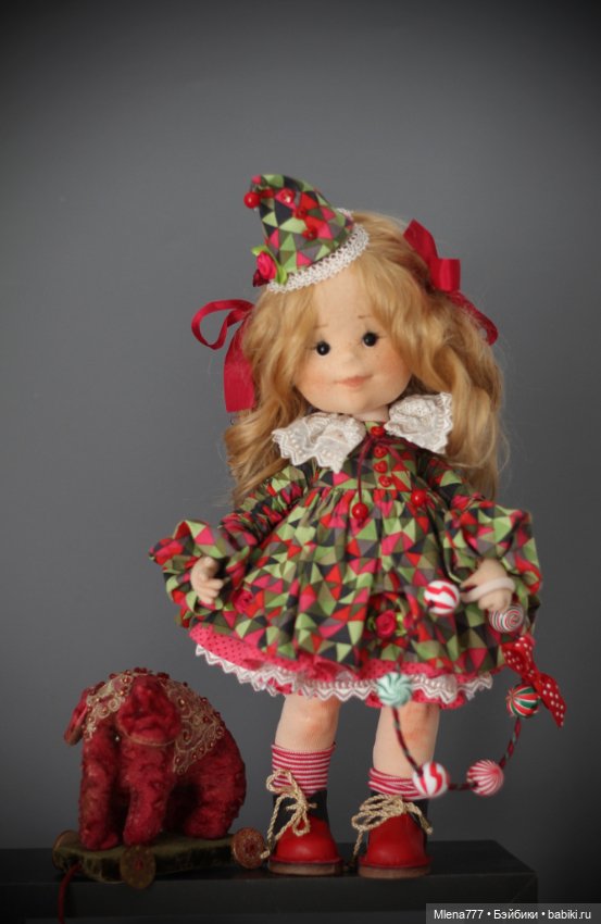 Клоунесса и слон — Авторские текстильные куклы: Вальдорфские