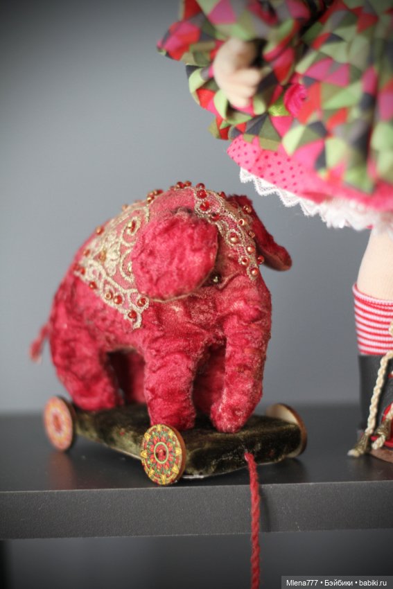 Клоунесса и слон — Авторские текстильные куклы: Вальдорфские