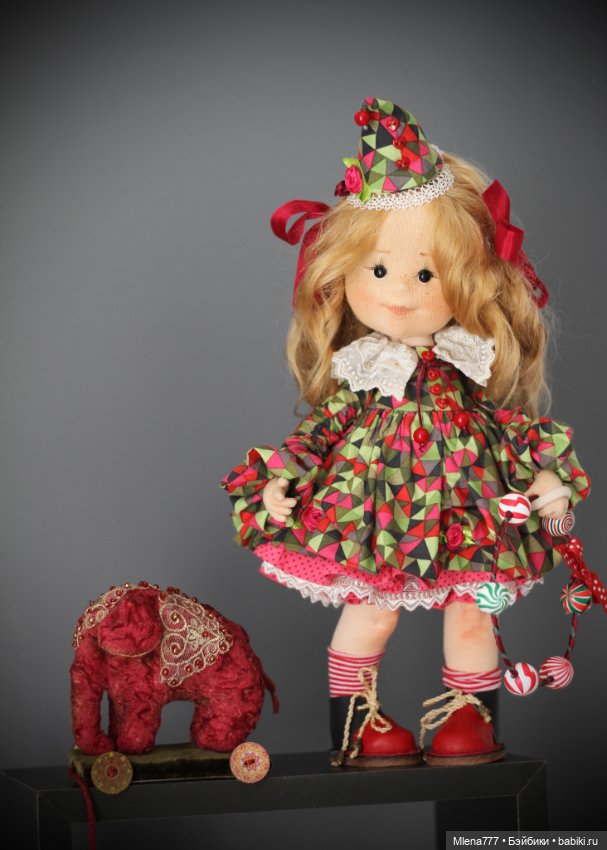 Клоунесса и слон — Авторские текстильные куклы: Вальдорфские