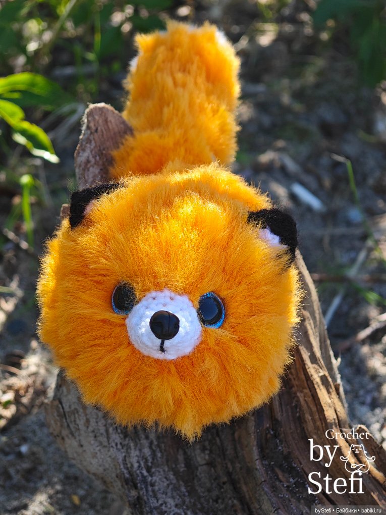 Пушистый лисик на прогулке (фото 9)