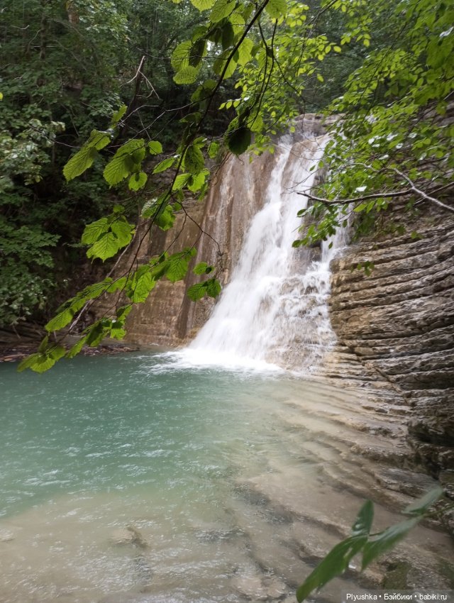 Крошка Басик - путешественник. Пшадские водопады
