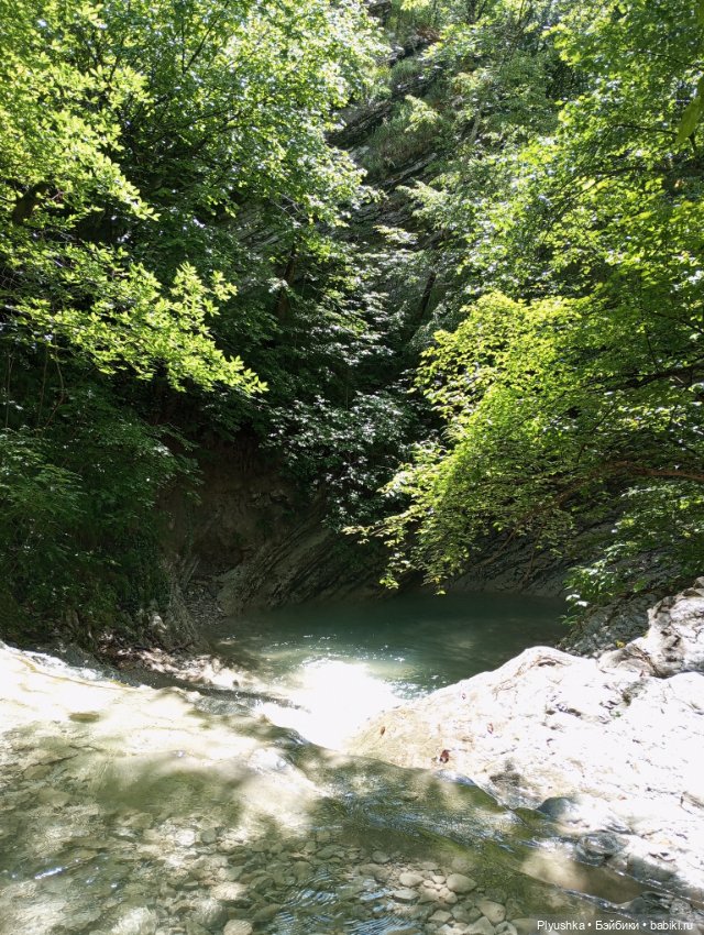 Крошка Басик - путешественник. Пшадские водопады