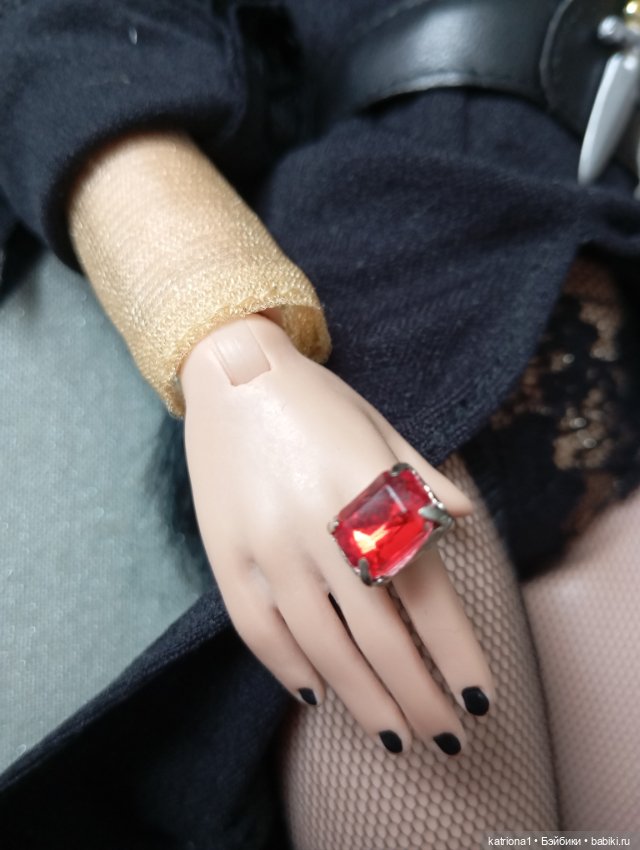 Ведьма, колдунья или просто Элвира от Тоннер