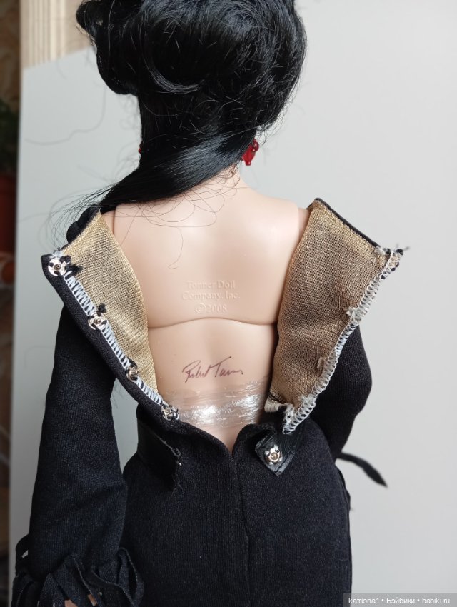 Ведьма, колдунья или просто Элвира от Тоннер