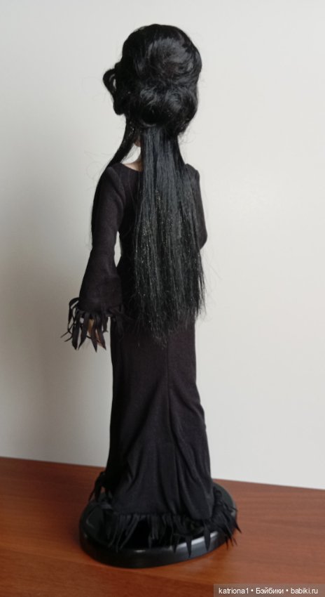 Ведьма, колдунья или просто Элвира от Тоннер