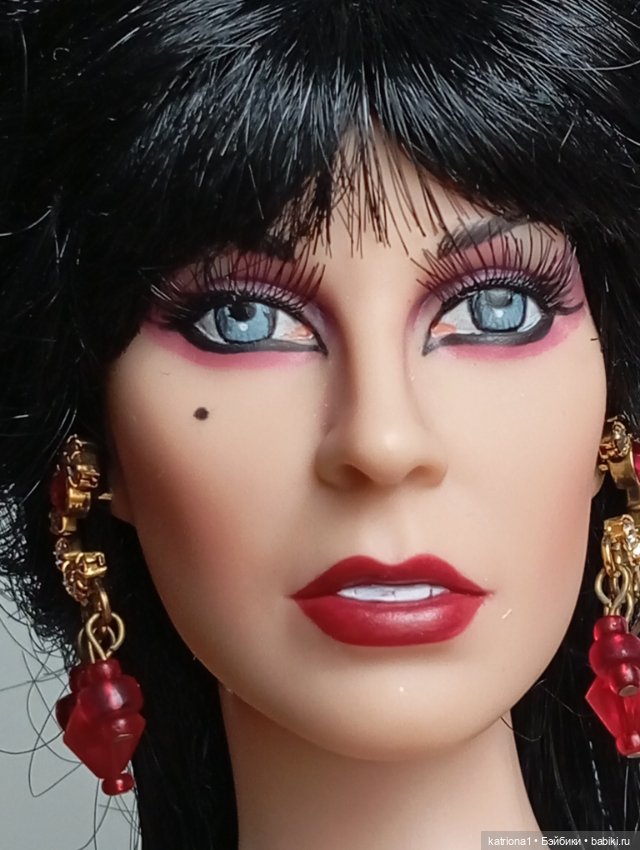 Ведьма, колдунья или просто Элвира от Тоннер