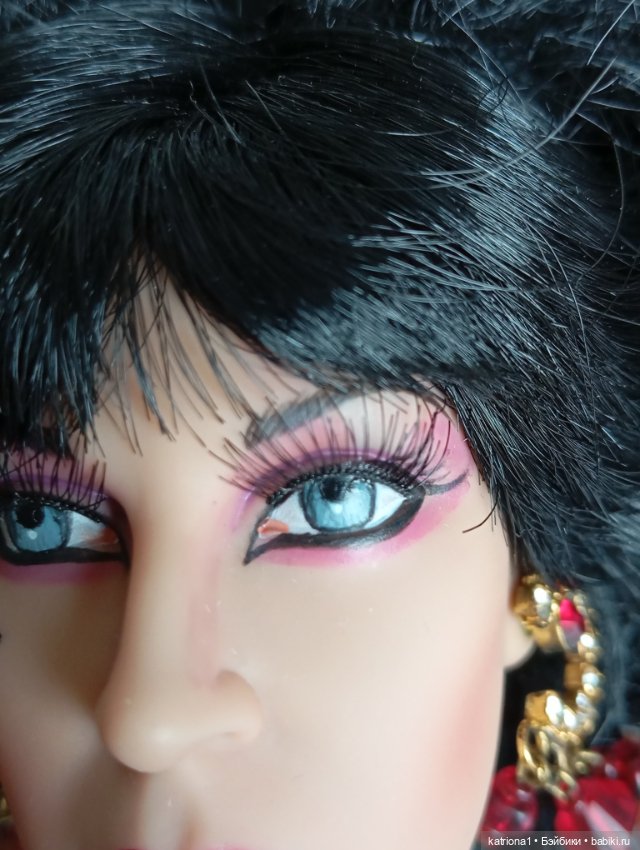 Ведьма, колдунья или просто Элвира от Тоннер