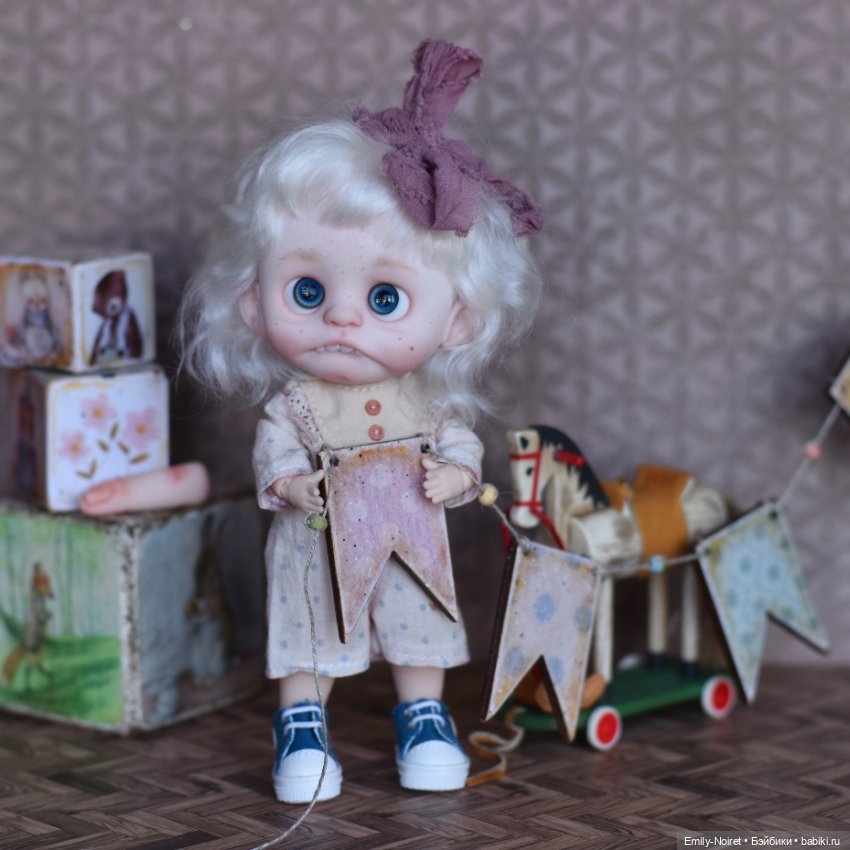 Тонечка... и чей-то пальчик (фото 6)