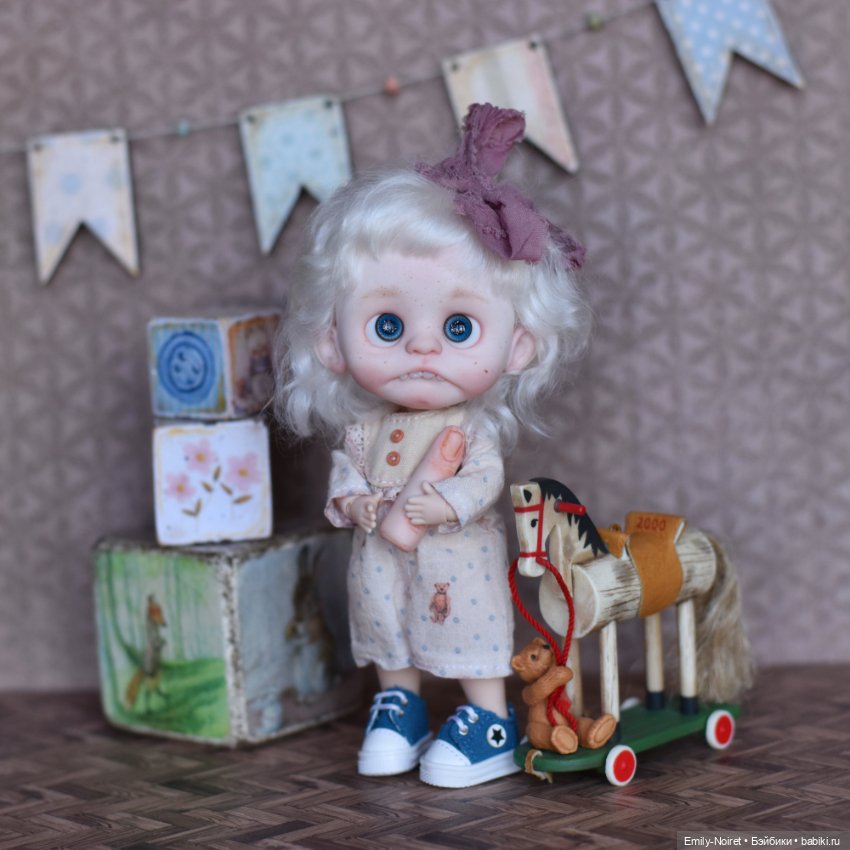 Тонечка... и чей-то пальчик (фото 4)