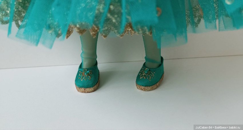 Малахит + золото — Одежда и обувь для кукол своими руками: фото (фото 9)