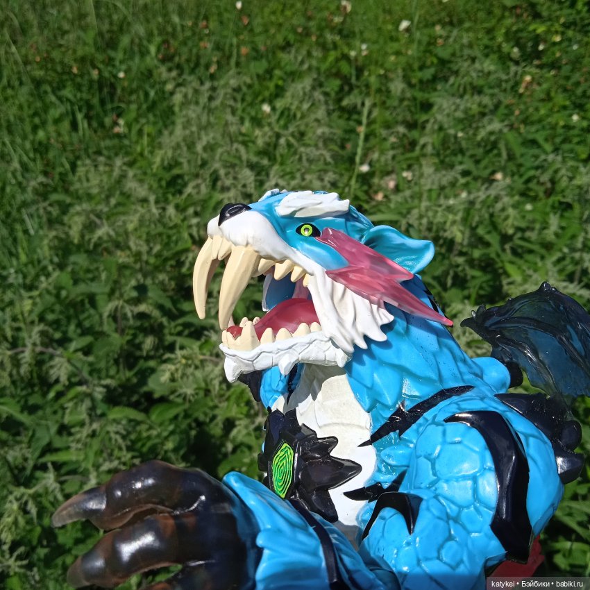 Махох сочиняет (3) и гуляет