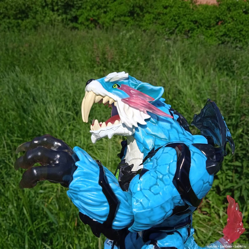 Махох сочиняет (3) и гуляет