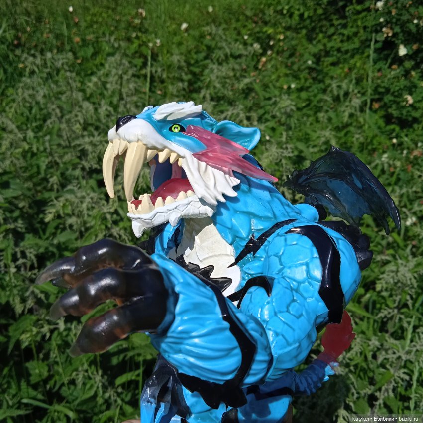 Махох сочиняет (3) и гуляет