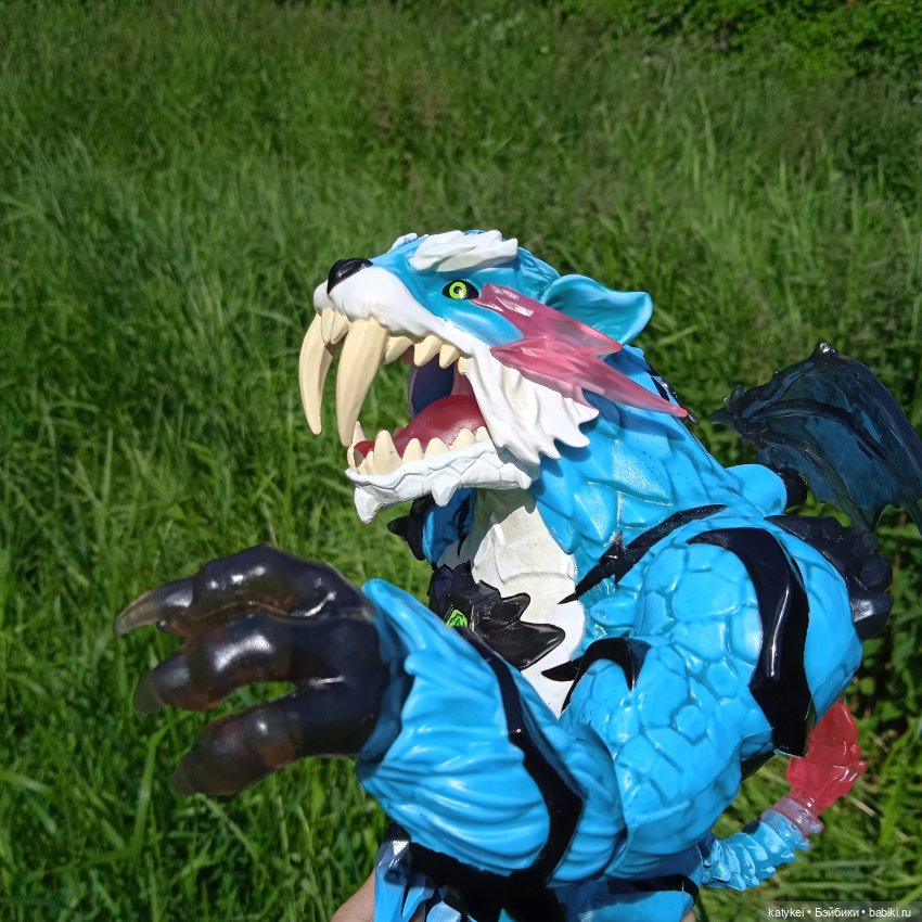 Махох сочиняет (3) и гуляет