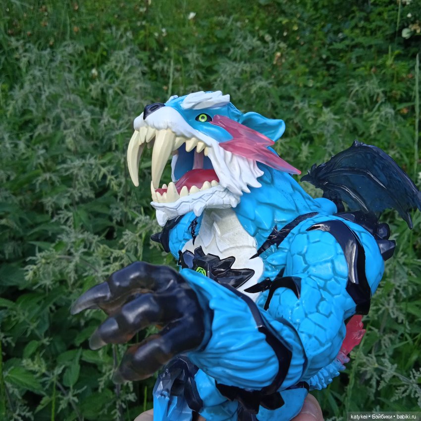 Махох сочиняет (3) и гуляет