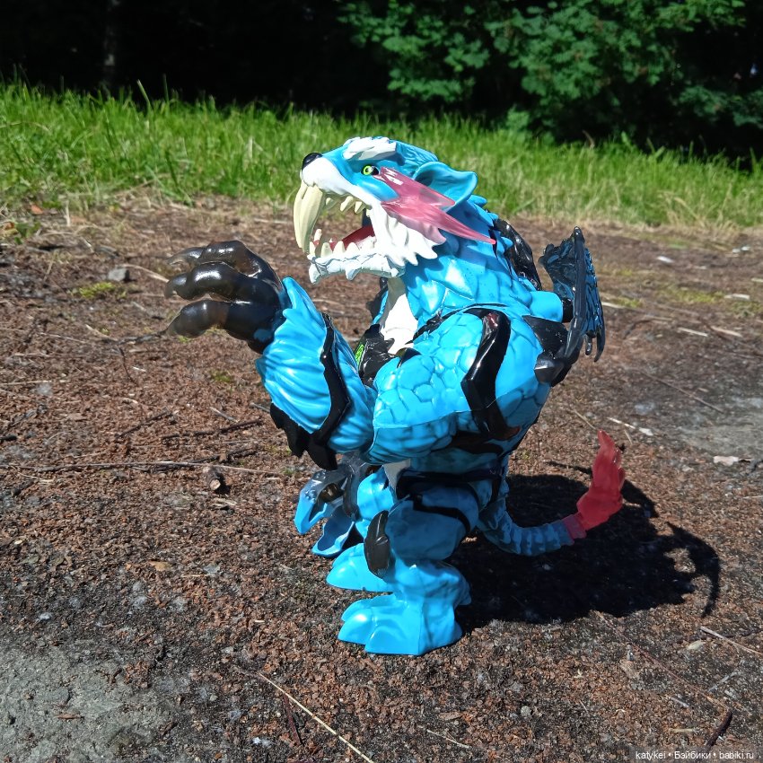 Махох сочиняет (3) и гуляет