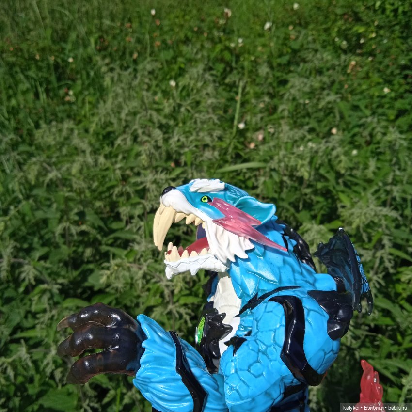 Махох сочиняет (3) и гуляет