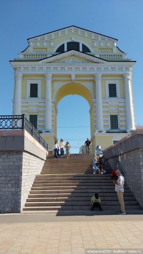 Топиарные скульптуры на Набережной р.Ангары