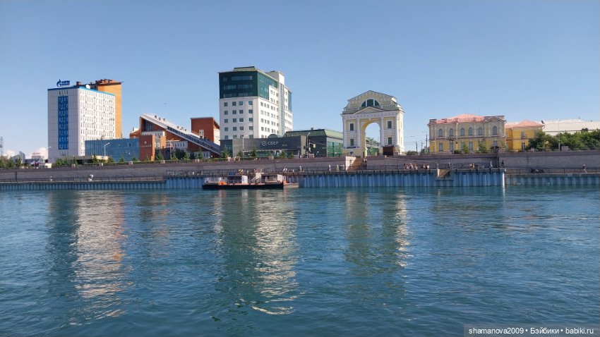 Топиарные скульптуры на Набережной р.Ангары (фото 10)