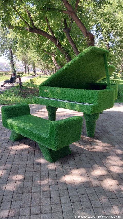 Топиарные скульптуры на Набережной р.Ангары (фото 7)