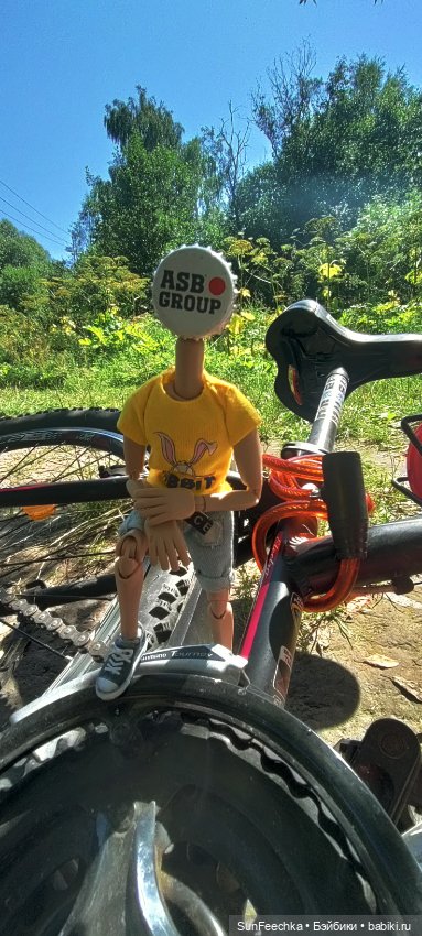 Эйсби путешественник — Экшн