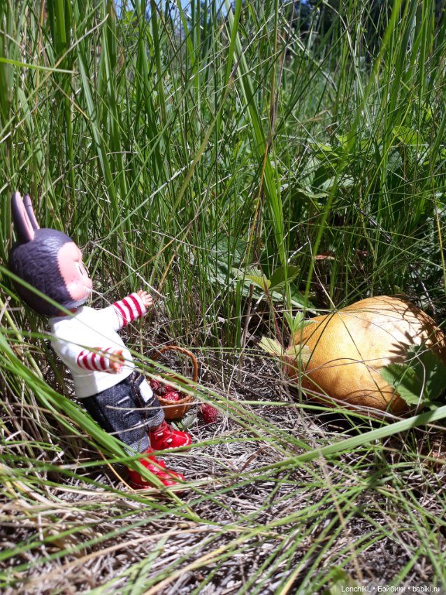 Тихо-тихо подкрадываешься иии